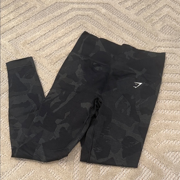 Gymshark black camo leggings - Picture 1 of 5